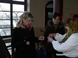 Изложба на мартеници в Библиотеката