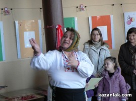 Изложба на мартеници в Библиотеката