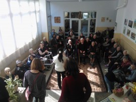 Младежите от “Взаимопомощ“ раздаваха мартеници и добро настроение