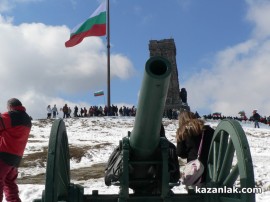 Видео: На 3 март връх Шипка събра над 10 хиляди българи / Новини от Казанлък