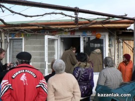 Видео: В Тулово 100 годишна баба посрещна гостите си с песен