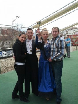 Медали за казанлъчани на Държавното първенство по спортни танци в класовете D и Е