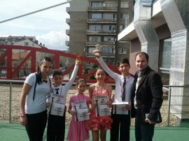 Медали за казанлъчани на Държавното първенство по спортни танци в класовете D и Е / Новини от Казанлък