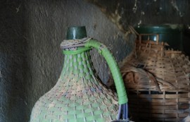 Крадци откраднаха 60 литра ракия от казанлъшко мазе / Новини от Казанлък