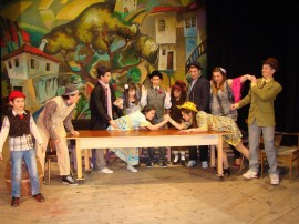 Младежката театрална студия с премиера на спектакъла „Годеж” / Новини от Казанлък