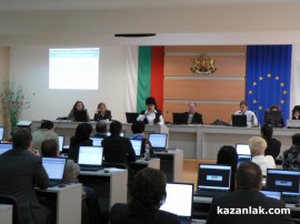 Общинският съвет гласува д-р Кети Маналова да управлява МБАЛ-Казанлък за още 3 години / Новини от Казанлък