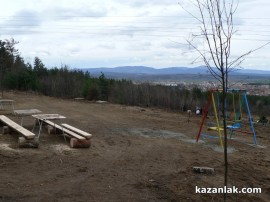 Въпреки лошото време 300 души се включиха в залесяването на “Тюлбето“