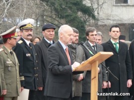 Видео: Тържествено посрещане на българските военни от Афганистан
