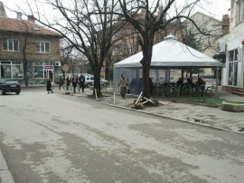 Започват ремонтните дейности пред Съдебната палата в Казанлък