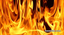 Автомобил горя в Казанлък / Новини от Казанлък