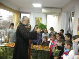 Децата на Арт линия рисуваха икони в навечерието на Великден / Новини от Казанлък