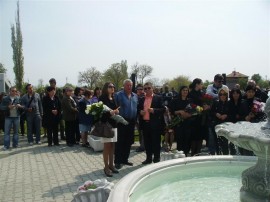 Осветиха паметника на жертвите  на „Черния Великден“