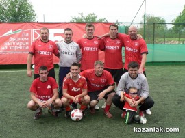 Сергей Станишев награди участниците във Великденския футболен турнир