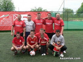 Сергей Станишев награди участниците във Великденския футболен турнир