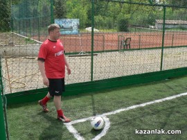 Сергей Станишев награди участниците във Великденския футболен турнир