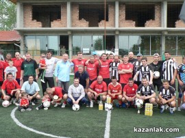 Сергей Станишев награди участниците във Великденския футболен турнир