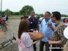 Сергей Станишев награди участниците във Великденския футболен турнир