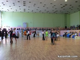 Турнирът по спортни танци организиран от клуб Роза стартира успешно за казанлъчани