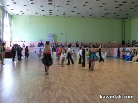 Турнирът по спортни танци организиран от клуб Роза стартира успешно за казанлъчани