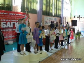 Турнирът по спортни танци организиран от клуб Роза стартира успешно за казанлъчани