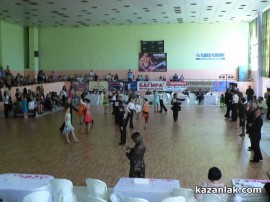Турнирът по спортни танци организиран от клуб Роза стартира успешно за казанлъчани