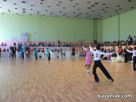 Турнирът по спортни танци организиран от клуб Роза стартира успешно за казанлъчани