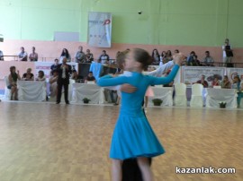 Турнирът по спортни танци организиран от клуб Роза стартира успешно за казанлъчани