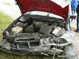 Кола се заби в оградата на “Българска роза - Севтополис“