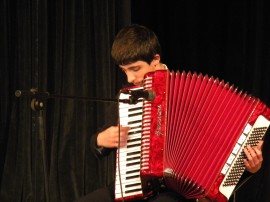 Две първи награди за възпитаници от Школата по изкуствата при НЧ “Искра“ / Новини от Казанлък