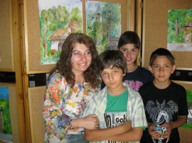 12 годишен казанлъчанин с наградата от пленер-конкурс за детска рисунка / Новини от Казанлък