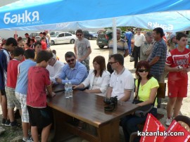 Футболни звезди откриха първия Детски турнир „Червени рози“