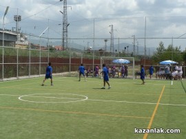 Футболни звезди откриха първия Детски турнир „Червени рози“