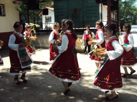 Деца от Крън танцуваха в Национален фолклорен фестивал