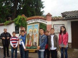 Кметът на Енина награди ученици по случай 24 май / Новини от Казанлък