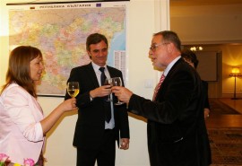 Посланик Меглена Плугчиева бе домакин на Ден на Казанлък в Берн