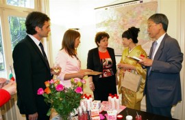 Посланик Меглена Плугчиева бе домакин на Ден на Казанлък в Берн