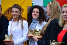 Цариците на Казанлък през различните години се събраха за първи път ВИДЕО