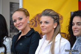 Цариците на Казанлък през различните години се събраха за първи път ВИДЕО