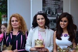 Цариците на Казанлък през различните години се събраха за първи път ВИДЕО