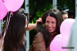 Знамето на Казанлък бе вдигнато при проливен дъжд. С началото на водосвета слънцето озари площад “Севтополис“