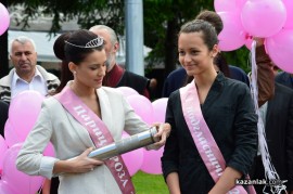 Знамето на Казанлък бе вдигнато при проливен дъжд. С началото на водосвета слънцето озари площад “Севтополис“