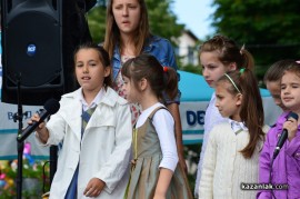 Знамето на Казанлък бе вдигнато при проливен дъжд. С началото на водосвета слънцето озари площад “Севтополис“