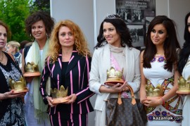 Цариците на Казанлък през различните години се събраха за първи път ВИДЕО