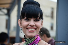 Цариците на Казанлък през различните години се събраха за първи път ВИДЕО