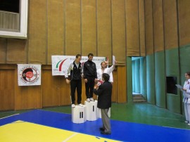 Каратеките на клуб „Севт I“ се завърнаха с дузина медали от Габрово