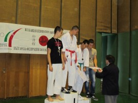 Каратеките на клуб „Севт I“ се завърнаха с дузина медали от Габрово