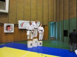 Каратеките на клуб „Севт I“ се завърнаха с дузина медали от Габрово