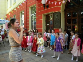 Множество награди получиха участниците в ХХІІІ Конкурс за детска песен / Новини от Казанлък