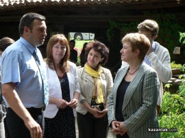 Видео: Комисар Кристалина Георгиева и екипът й посетиха Казанлък