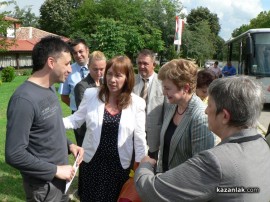 Видео: Комисар Кристалина Георгиева и екипът й посетиха Казанлък